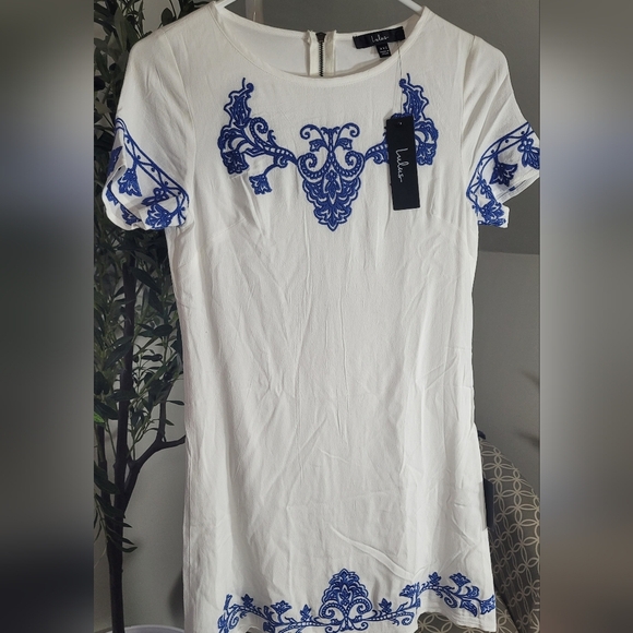 Lulu’s Embroidered Tale to Tell Shift Dress XXS - Picture 2 of 5